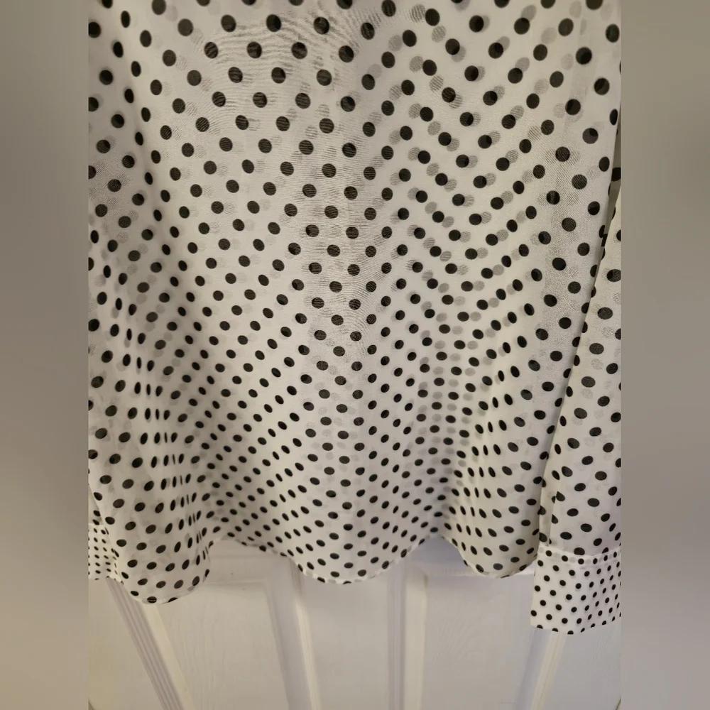 NWT Adrianna Papell Sheer Polka Dot Chiffon V Blouse Black White Size Large - Picture 9 of 17
